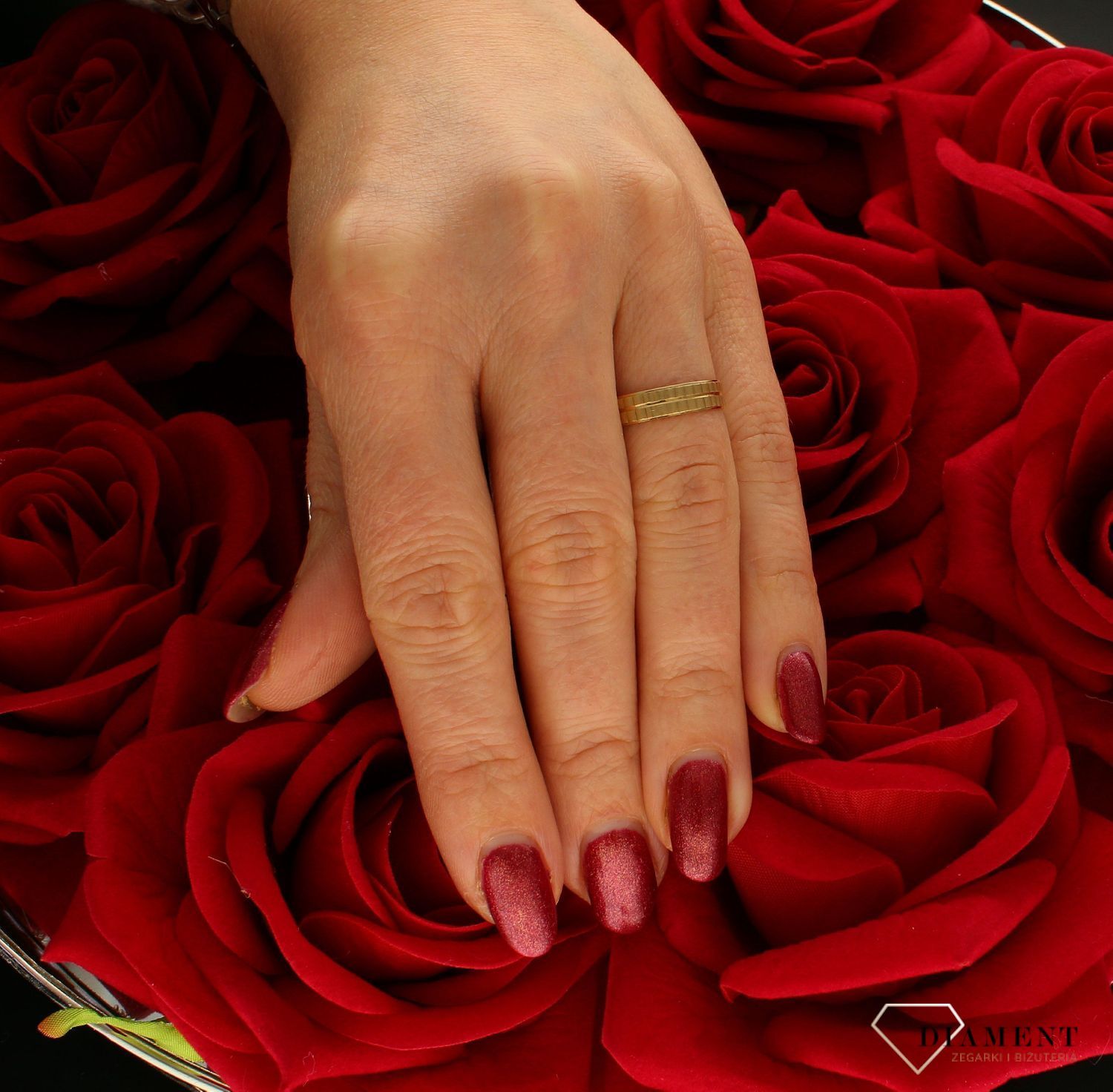 Złota obrączka ślubna klasyczna – żółte złoto, szerokość 4 mm.jpg